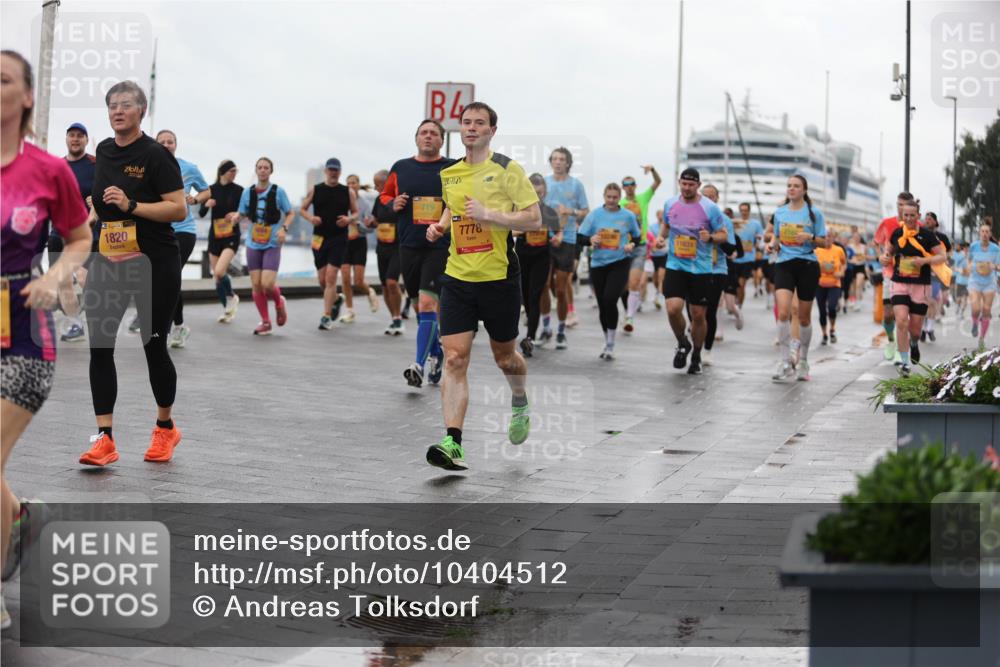 13.09.2026 - Kiel Lauf Andreas Tolksdorf http://msf.ph/oto/10404512 13.09.2026 11:05:23 Kiellinie 39, 1820, 4, 719, 7778, 11631 meine-sportfotos.de