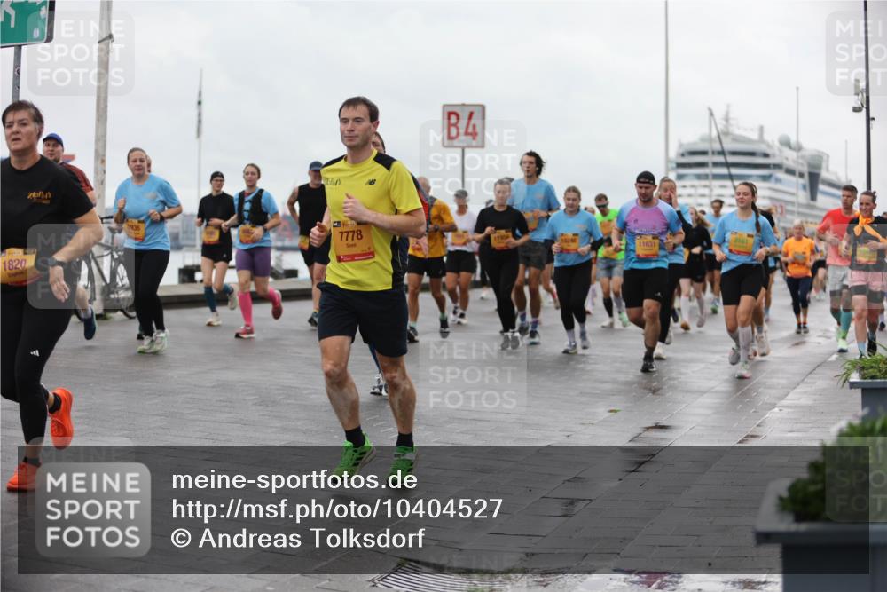 13.09.2026 - Kiel Lauf Andreas Tolksdorf http://msf.ph/oto/10404527 13.09.2026 11:05:24 Kiellinie 1820, 8936, 39, 7778, 4, 11631, 2161 meine-sportfotos.de