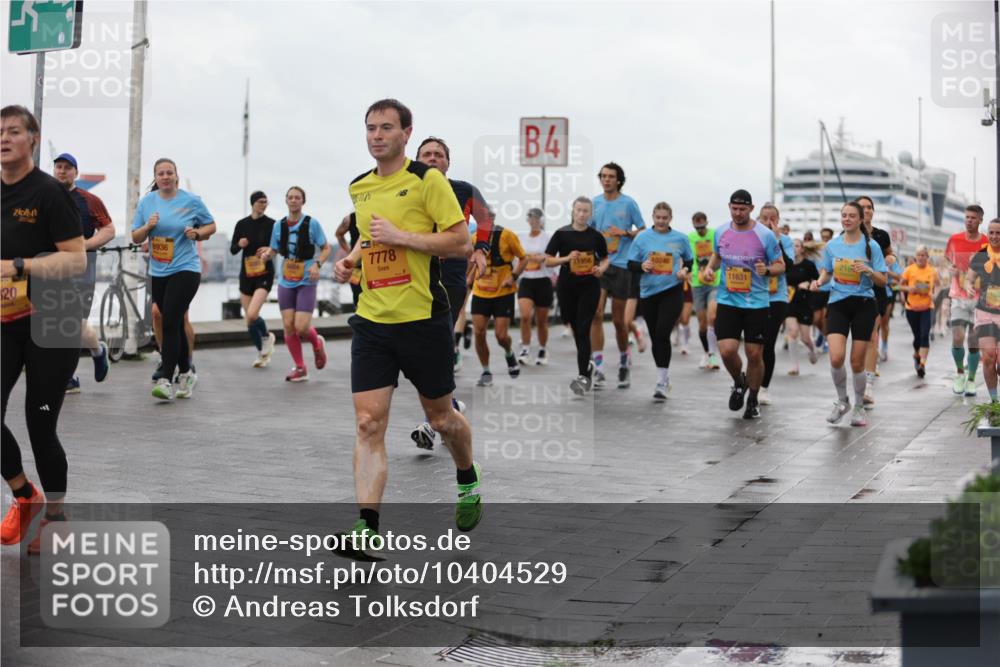 13.09.2026 - Kiel Lauf Andreas Tolksdorf http://msf.ph/oto/10404529 13.09.2026 11:05:24 Kiellinie 320, 8936, 7778, 4, 11956, 11631, 216 meine-sportfotos.de