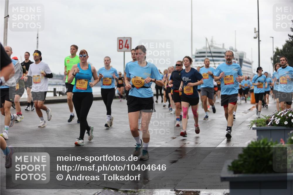 13.09.2026 - Kiel Lauf Andreas Tolksdorf http://msf.ph/oto/10404646 13.09.2026 11:05:33 Kiellinie 9981, 1337, 4, 1255, 10832, 11894, 5055 meine-sportfotos.de