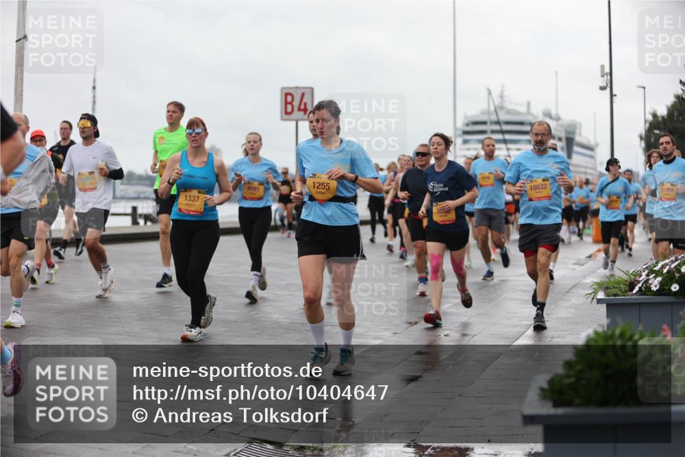 13.09.2026 - Kiel Lauf Andreas Tolksdorf http://msf.ph/oto/10404647 13.09.2026 11:05:33 Kiellinie 1337, 4, 1255, 9981, 10832, 11894 meine-sportfotos.de