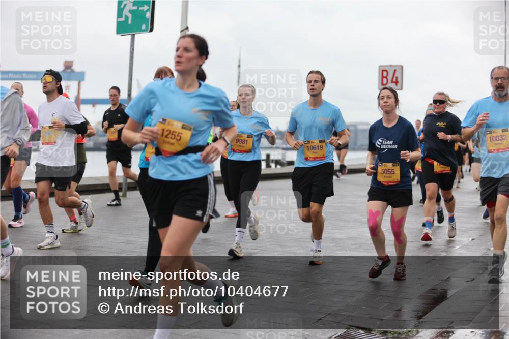 13.09.2026 - Kiel Lauf Andreas Tolksdorf http://msf.ph/oto/10404677 13.09.2026 11:05:34 Kiellinie 4, 1255, 9981, 10619, 140, 10832, 5055 meine-sportfotos.de