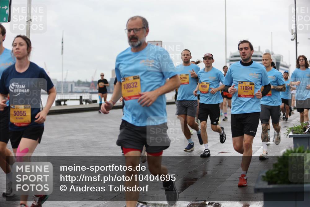 13.09.2026 - Kiel Lauf Andreas Tolksdorf http://msf.ph/oto/10404695 13.09.2026 11:05:35 Kiellinie 10832, 5696, 4660, 38, 11894, 01, 5055 meine-sportfotos.de