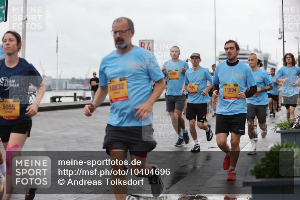 13.09.2026 - Kiel Lauf Andreas Tolksdorf http://msf.ph/oto/10404696 13.09.2026 11:05:36 Kiellinie 10832, 5696, 5055, 4660, 38, 11894 meine-sportfotos.de