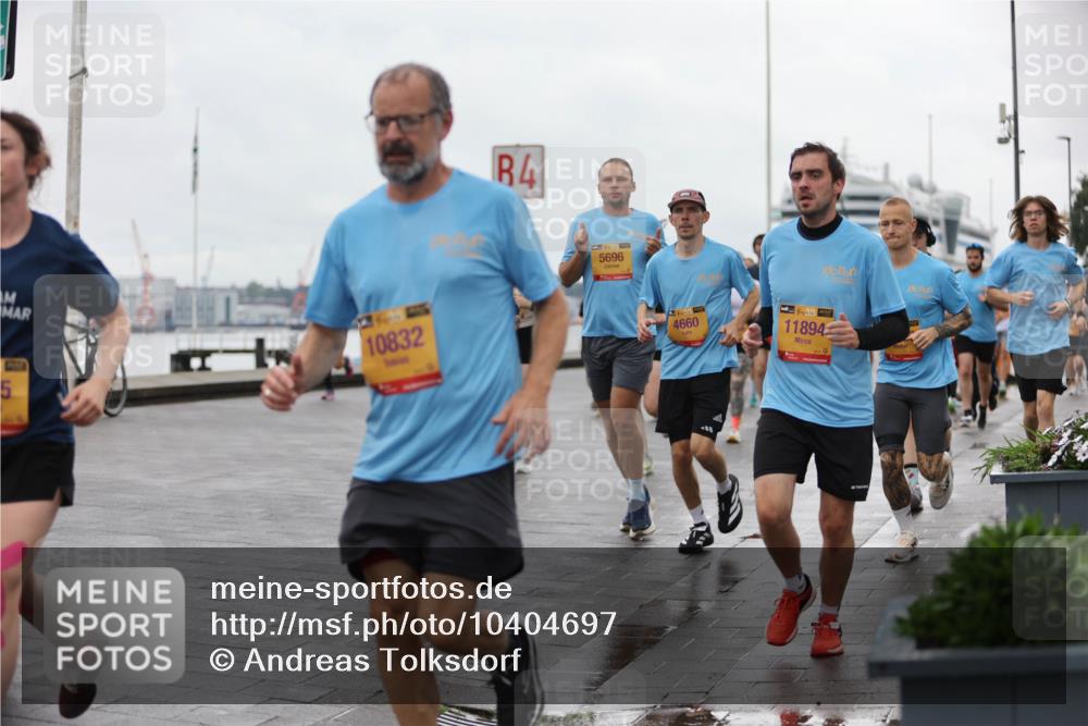 13.09.2026 - Kiel Lauf Andreas Tolksdorf http://msf.ph/oto/10404697 13.09.2026 11:05:36 Kiellinie 10832, 4, 5696, 4660, 38, 11894 meine-sportfotos.de
