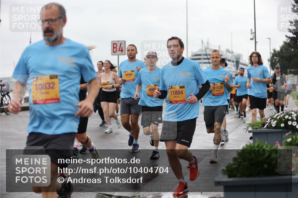 13.09.2026 - Kiel Lauf Andreas Tolksdorf http://msf.ph/oto/10404704 13.09.2026 11:05:36 Kiellinie 4, 10832, 5696, 38, 4660, 11894, 11533 meine-sportfotos.de