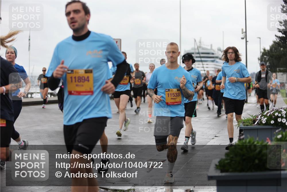 13.09.2026 - Kiel Lauf Andreas Tolksdorf http://msf.ph/oto/10404722 13.09.2026 11:05:37 Kiellinie 11894, 549, 1, 39, 11533 meine-sportfotos.de