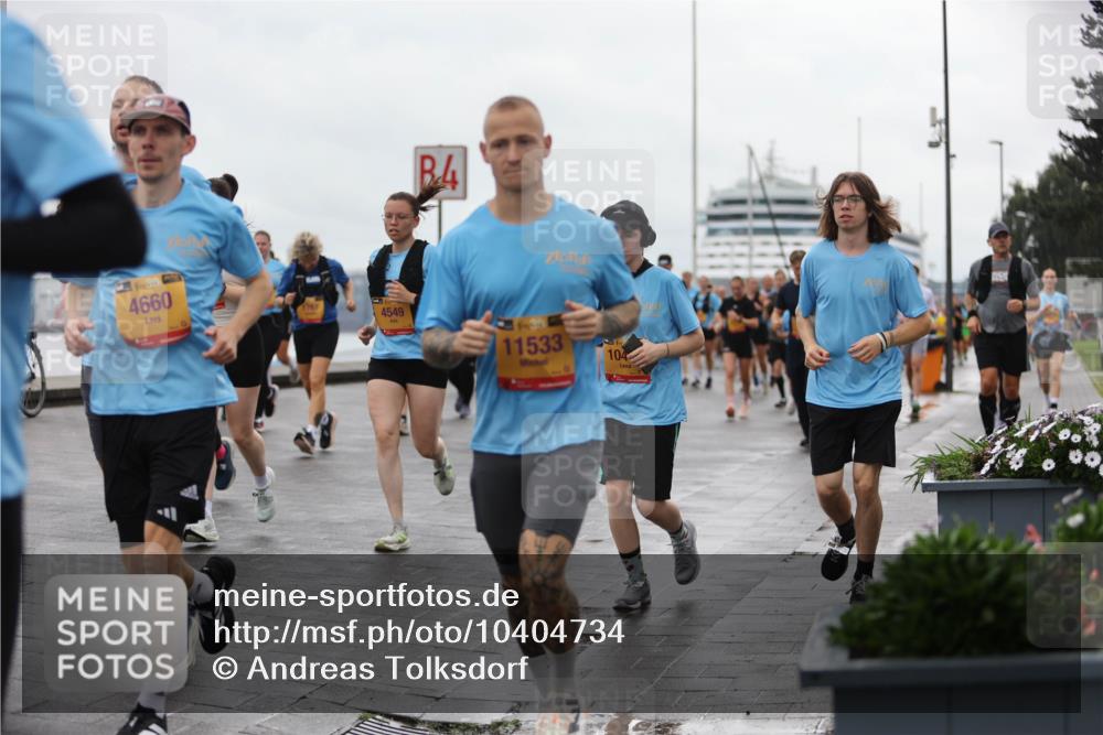 13.09.2026 - Kiel Lauf Andreas Tolksdorf http://msf.ph/oto/10404734 13.09.2026 11:05:37 Kiellinie 4660, 4549, 4, 11533, 104 meine-sportfotos.de
