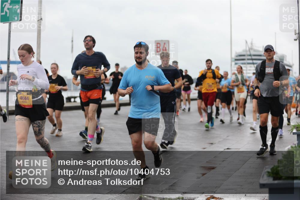 13.09.2026 - Kiel Lauf Andreas Tolksdorf http://msf.ph/oto/10404753 13.09.2026 11:05:40 Kiellinie 1, 38, 4844, 4 meine-sportfotos.de