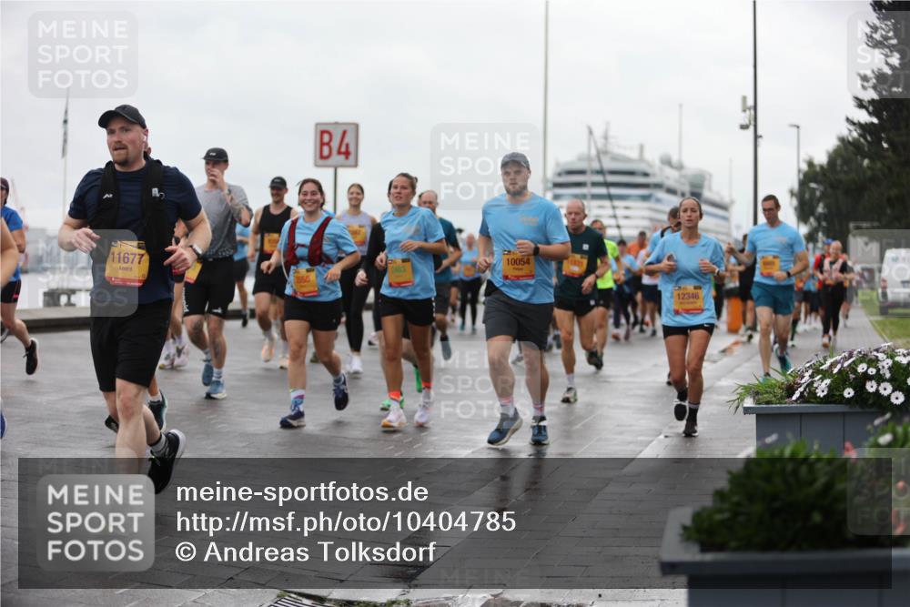 13.09.2026 - Kiel Lauf Andreas Tolksdorf http://msf.ph/oto/10404785 13.09.2026 11:05:48 Kiellinie 11677, 4, 10054, 11831, 12346 meine-sportfotos.de