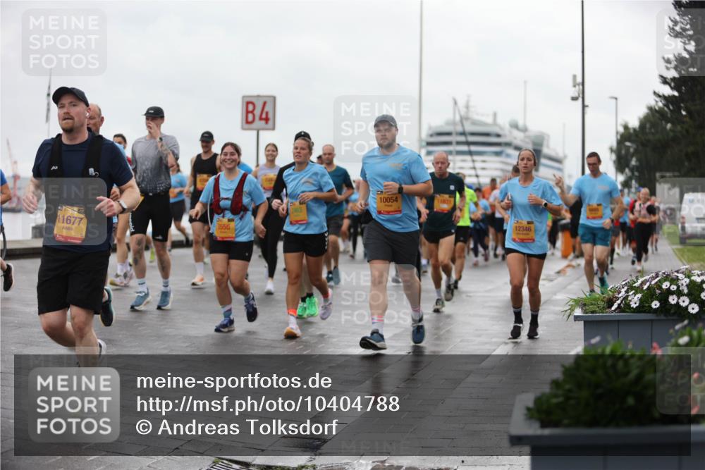 13.09.2026 - Kiel Lauf Andreas Tolksdorf http://msf.ph/oto/10404788 13.09.2026 11:05:48 Kiellinie 11677, 5556, 4, 10054, 12346 meine-sportfotos.de