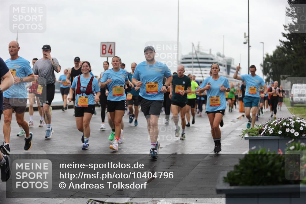 13.09.2026 - Kiel Lauf Andreas Tolksdorf http://msf.ph/oto/10404796 13.09.2026 11:05:48 Kiellinie 5556, 4, 2463, 10054, 11831, 12346 meine-sportfotos.de