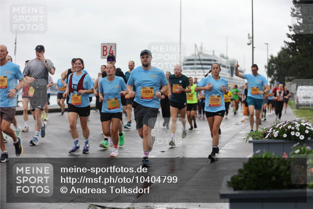 13.09.2026 - Kiel Lauf Andreas Tolksdorf http://msf.ph/oto/10404799 13.09.2026 11:05:48 Kiellinie 390, 10054, 12346, 5556, 2463 meine-sportfotos.de