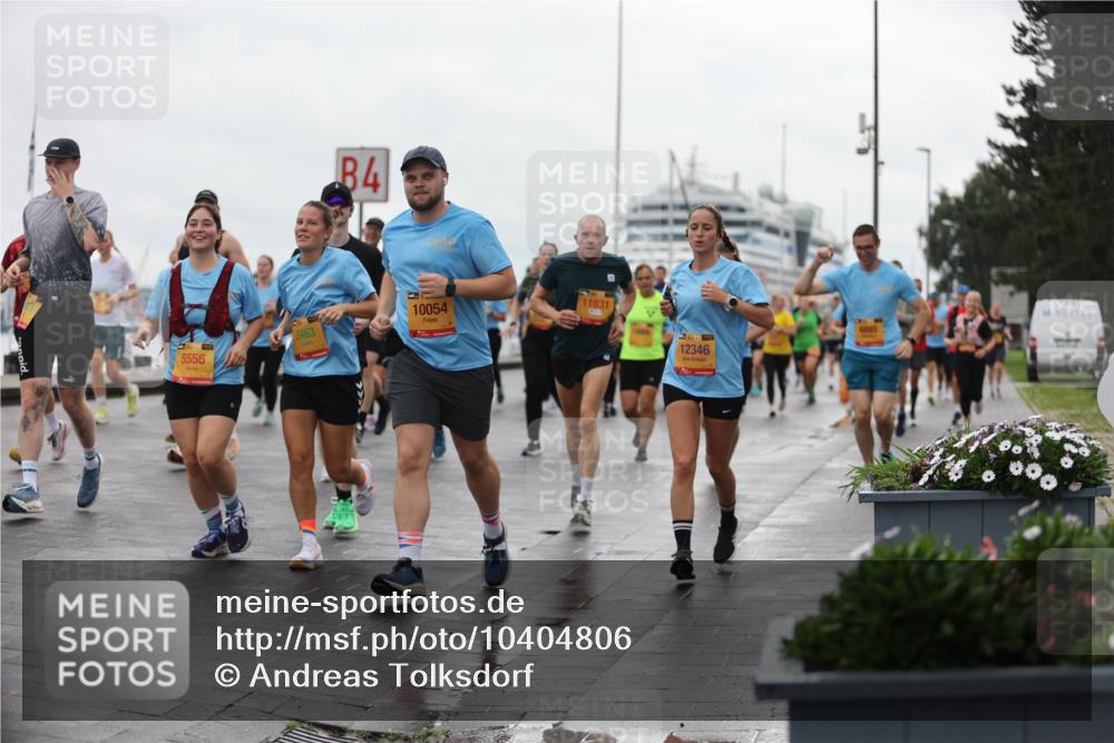 13.09.2026 - Kiel Lauf Andreas Tolksdorf http://msf.ph/oto/10404806 13.09.2026 11:05:49 Kiellinie 5556, 2463, 4, 10054, 11831, 12346 meine-sportfotos.de