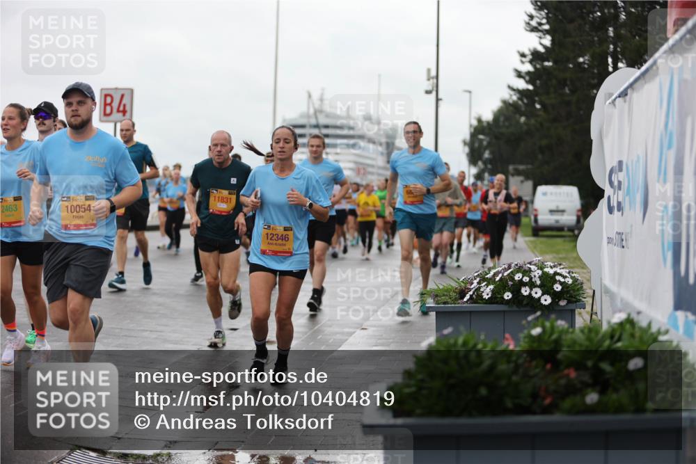 13.09.2026 - Kiel Lauf Andreas Tolksdorf http://msf.ph/oto/10404819 13.09.2026 11:05:49 Kiellinie 4, 39, 2463, 10054, 11831, 38, 12346 meine-sportfotos.de
