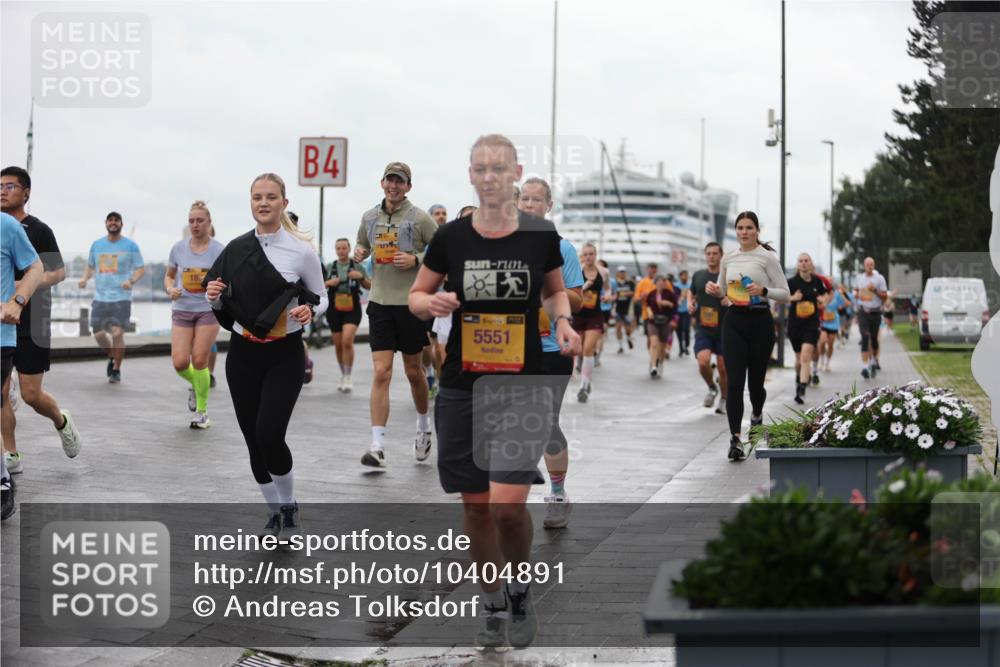 13.09.2026 - Kiel Lauf Andreas Tolksdorf http://msf.ph/oto/10404891 13.09.2026 11:06:02 Kiellinie 18, 4, 5551 meine-sportfotos.de