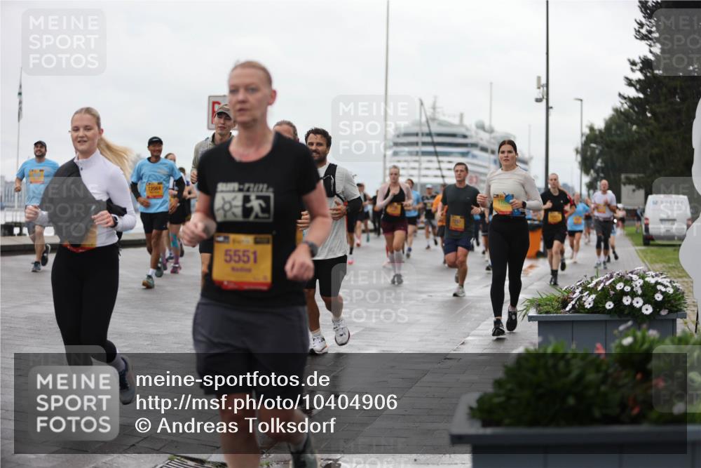 13.09.2026 - Kiel Lauf Andreas Tolksdorf http://msf.ph/oto/10404906 13.09.2026 11:06:03 Kiellinie 12564, 72, 21, 5551 meine-sportfotos.de