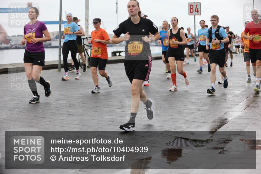 13.09.2026 - Kiel Lauf Andreas Tolksdorf http://msf.ph/oto/10404939 13.09.2026 11:06:09 Kiellinie 4285, 3016, 1394, 12411, 4, 12030, 112, 9590 meine-sportfotos.de