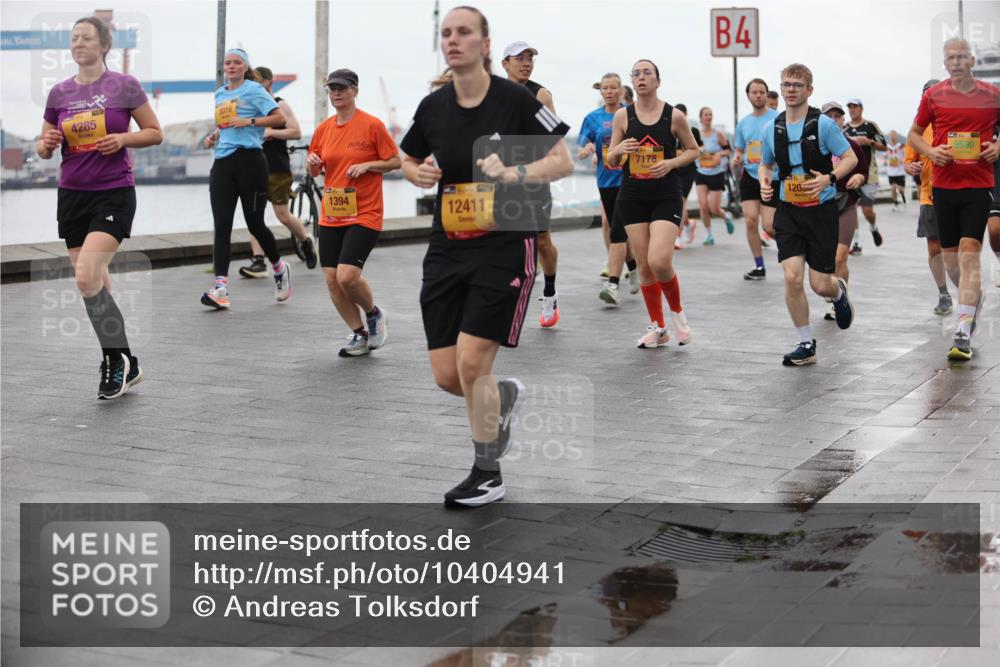 13.09.2026 - Kiel Lauf Andreas Tolksdorf http://msf.ph/oto/10404941 13.09.2026 11:06:09 Kiellinie 4285, 3016, 1394, 12411, 4, 7178, 120, 9590 meine-sportfotos.de