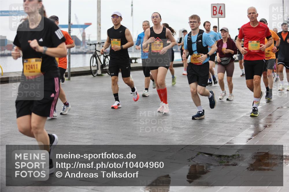 13.09.2026 - Kiel Lauf Andreas Tolksdorf http://msf.ph/oto/10404960 13.09.2026 11:06:10 Kiellinie 12411, 6784, 7178, 4, 39, 12030, 9590, 298 meine-sportfotos.de