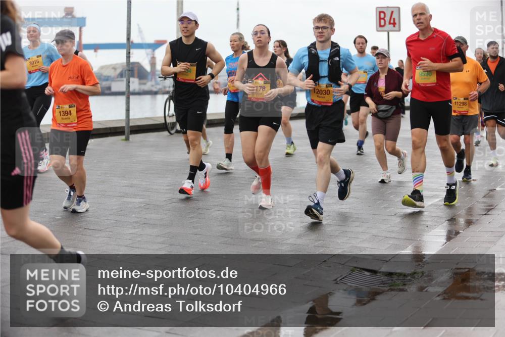 13.09.2026 - Kiel Lauf Andreas Tolksdorf http://msf.ph/oto/10404966 13.09.2026 11:06:10 Kiellinie 3016, 38, 1394, 4, 12030, 9590, 178, 11298 meine-sportfotos.de
