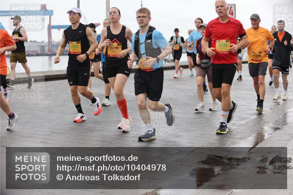 13.09.2026 - Kiel Lauf Andreas Tolksdorf http://msf.ph/oto/10404978 13.09.2026 11:06:11 Kiellinie 1, 39, 6784, 7178, 39, 9590, 4, 11298 meine-sportfotos.de