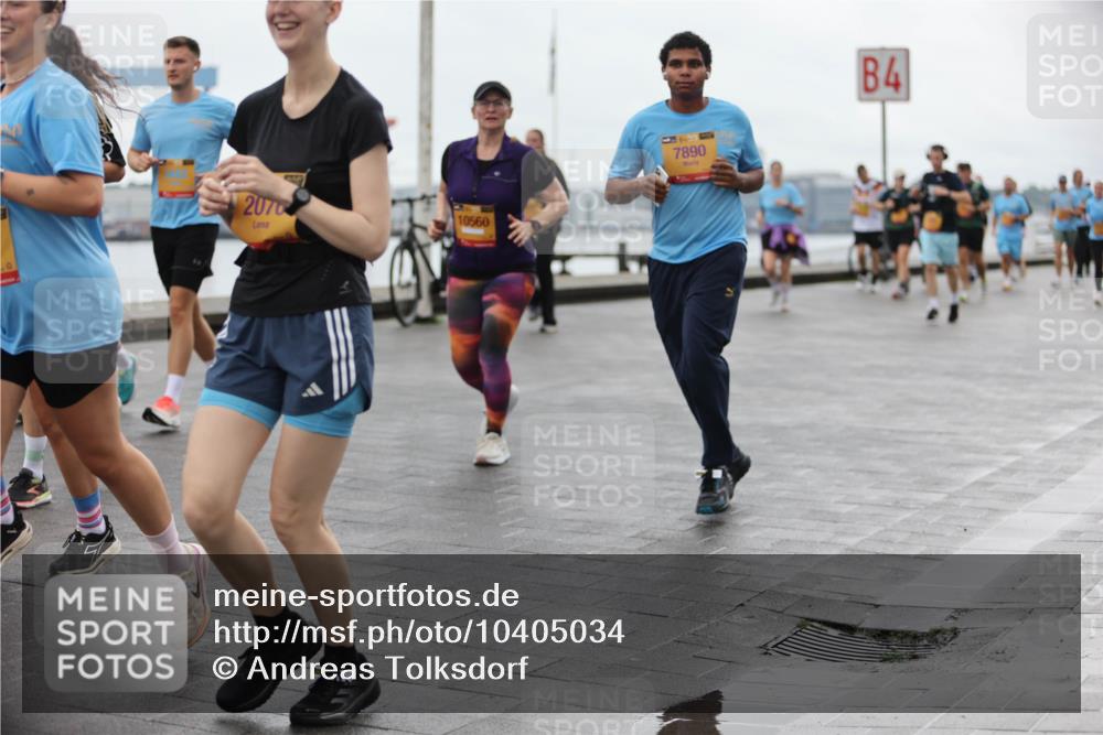 13.09.2026 - Kiel Lauf Andreas Tolksdorf http://msf.ph/oto/10405034 13.09.2026 11:06:15 Kiellinie 2070, 10560, 7890, 4 meine-sportfotos.de