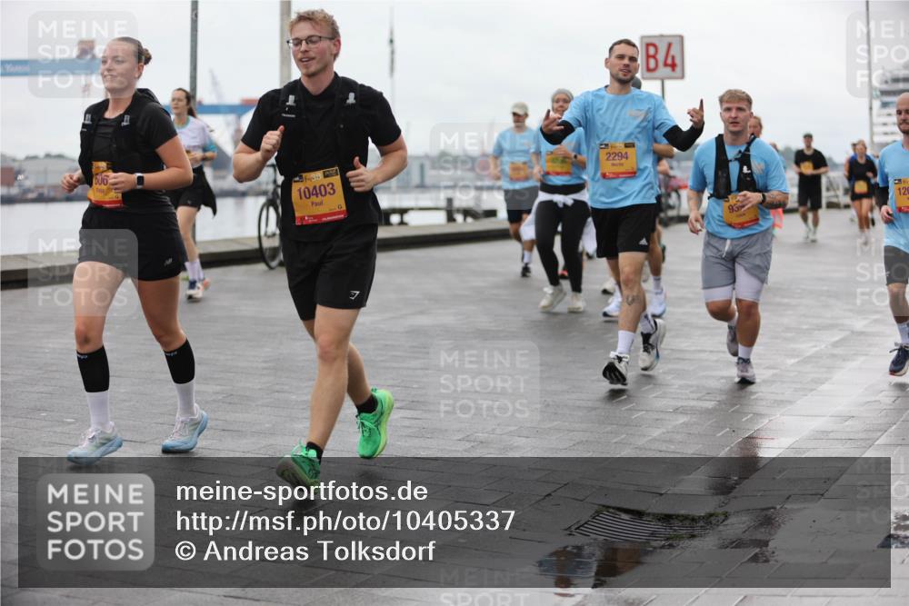 13.09.2026 - Kiel Lauf Andreas Tolksdorf http://msf.ph/oto/10405337 13.09.2026 11:06:34 Kiellinie 606, 39, 10403, 2294, 4, 95, 120 meine-sportfotos.de