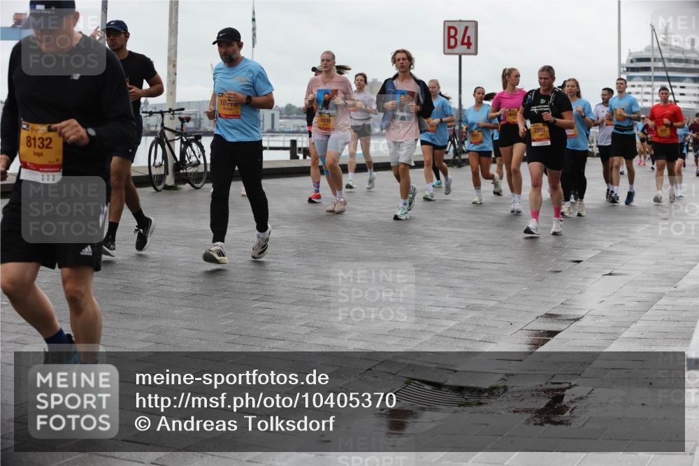 13.09.2026 - Kiel Lauf Andreas Tolksdorf http://msf.ph/oto/10405370 13.09.2026 11:06:49 Kiellinie 8132, 10, 7039, 4, 415, 2200 meine-sportfotos.de