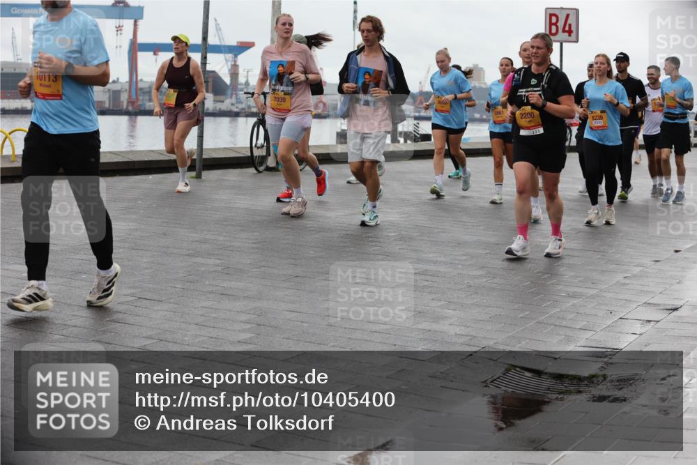 13.09.2026 - Kiel Lauf Andreas Tolksdorf http://msf.ph/oto/10405400 13.09.2026 11:06:50 Kiellinie 10113, 38, 7039, 6861, 4, 2200, 8239 meine-sportfotos.de