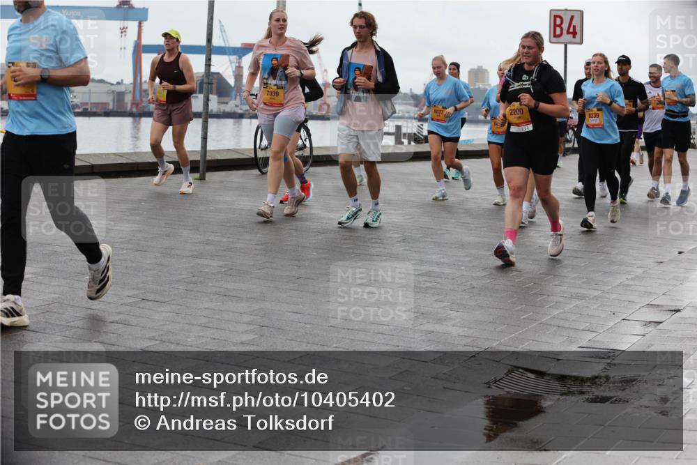 13.09.2026 - Kiel Lauf Andreas Tolksdorf http://msf.ph/oto/10405402 13.09.2026 11:06:50 Kiellinie 3, 7039, 8077, 4, 2200, 8239 meine-sportfotos.de