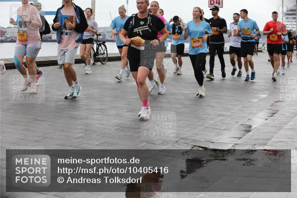 13.09.2026 - Kiel Lauf Andreas Tolksdorf http://msf.ph/oto/10405416 13.09.2026 11:06:51 Kiellinie 7039, 2200, 6765, 8239, 4, 6764, 559 meine-sportfotos.de
