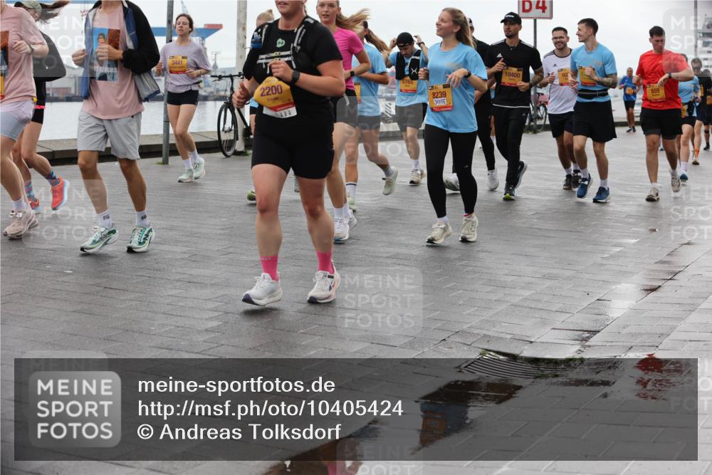 13.09.2026 - Kiel Lauf Andreas Tolksdorf http://msf.ph/oto/10405424 13.09.2026 11:06:52 Kiellinie 3441, 199, 2200, 800, 6765, 8239, 10400, 4, 559 meine-sportfotos.de