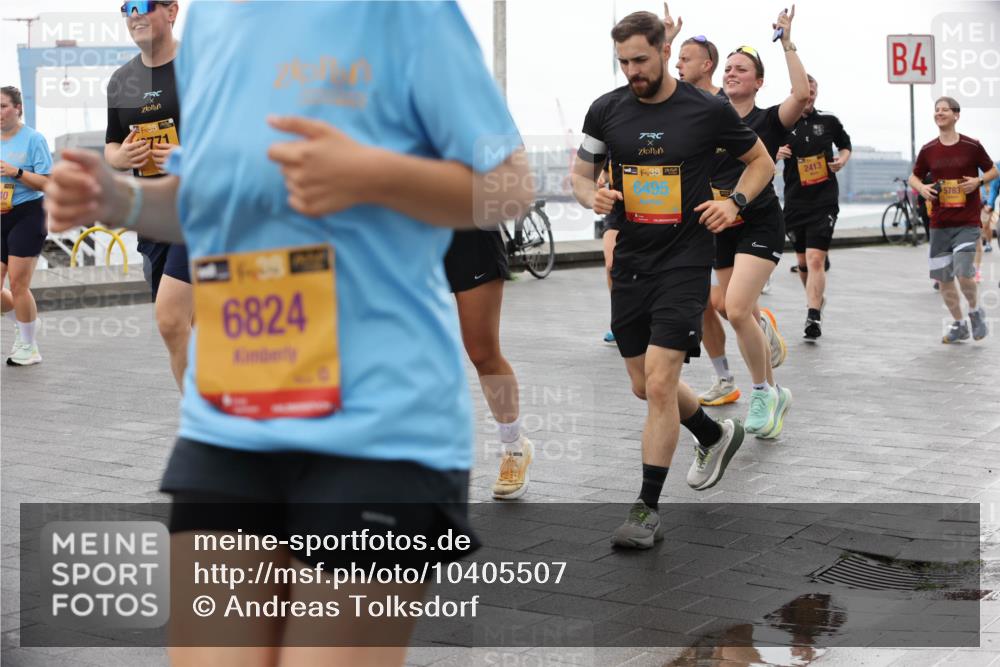 13.09.2026 - Kiel Lauf Andreas Tolksdorf http://msf.ph/oto/10405507 13.09.2026 11:06:59 Kiellinie 40, 38, 5771, 6824, 6495, 2413, 4, 5783 meine-sportfotos.de