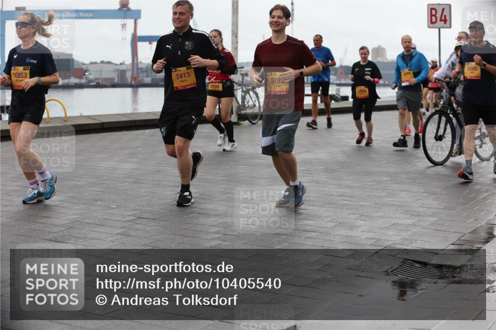 13.09.2026 - Kiel Lauf Andreas Tolksdorf http://msf.ph/oto/10405540 13.09.2026 11:07:02 Kiellinie 10853, 34, 39, 2413, 2588, 39, 5783, 12688, 5674, 4, 5598 meine-sportfotos.de