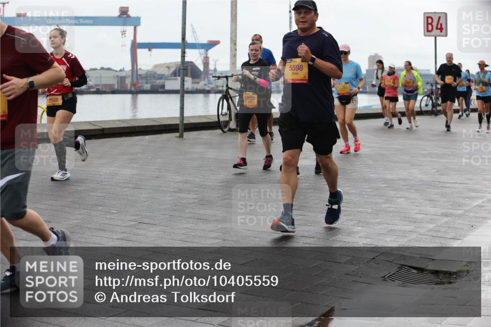 13.09.2026 - Kiel Lauf Andreas Tolksdorf http://msf.ph/oto/10405559 13.09.2026 11:07:03 Kiellinie 2588, 31, 39, 5598, 12688, 4 meine-sportfotos.de