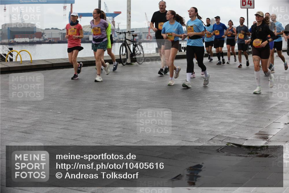 13.09.2026 - Kiel Lauf Andreas Tolksdorf http://msf.ph/oto/10405616 13.09.2026 11:07:08 Kiellinie 38, 648, 2164, 7630, 6826, 54, 12295 meine-sportfotos.de