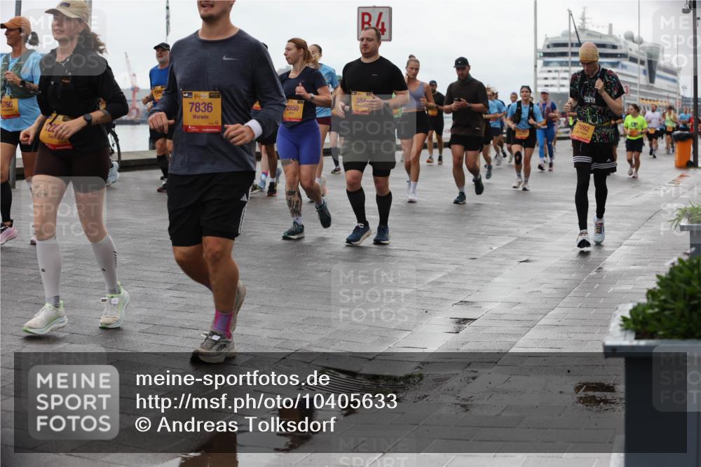 13.09.2026 - Kiel Lauf Andreas Tolksdorf http://msf.ph/oto/10405633 13.09.2026 11:07:10 Kiellinie 2766, 1840, 38, 7836, 384, 2850, 7092 meine-sportfotos.de