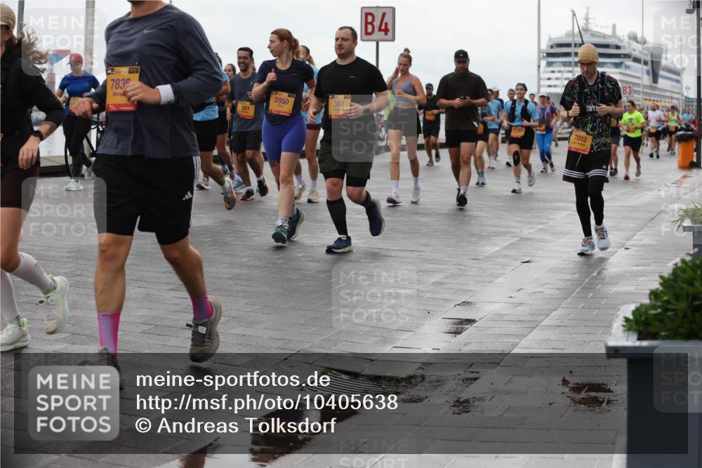 13.09.2026 - Kiel Lauf Andreas Tolksdorf http://msf.ph/oto/10405638 13.09.2026 11:07:10 Kiellinie 39, 783, 851, 2850, 384, 4, 7092 meine-sportfotos.de