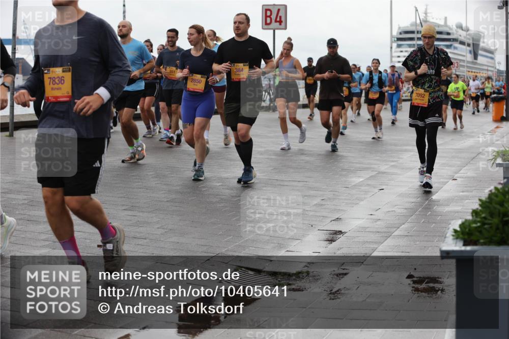 13.09.2026 - Kiel Lauf Andreas Tolksdorf http://msf.ph/oto/10405641 13.09.2026 11:07:10 Kiellinie 39, 7836, 851, 2850, 384, 4, 7092 meine-sportfotos.de