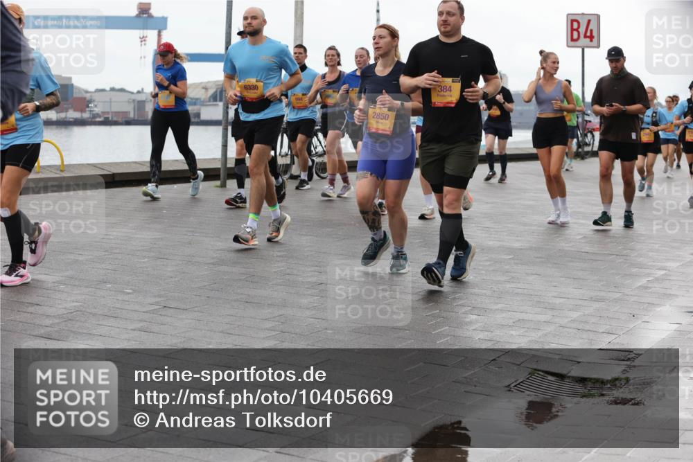 13.09.2026 - Kiel Lauf Andreas Tolksdorf http://msf.ph/oto/10405669 13.09.2026 11:07:11 Kiellinie 6330, 994, 2850, 384, 4 meine-sportfotos.de
