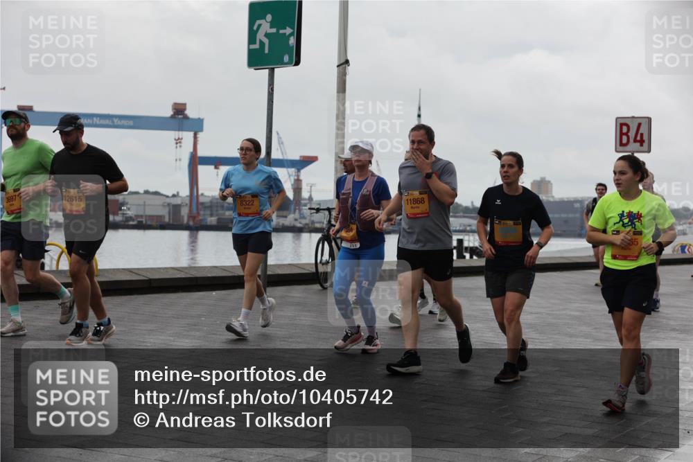 13.09.2026 - Kiel Lauf Andreas Tolksdorf http://msf.ph/oto/10405742 13.09.2026 11:07:19 Kiellinie 3697, 12615, 38, 8322, 11868, 4 meine-sportfotos.de