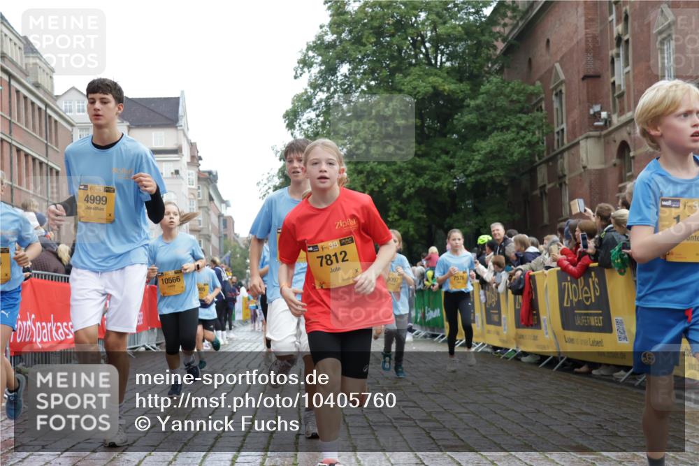 13.09.2026 - Kiel Lauf Yannick Fuchs http://msf.ph/oto/10405760 13.09.2026 08:57:48 Ziel 57, 689, 1520, 1714, 2326, 2439, 3020, 3359, 3375, 3691, 4182, 4185, 4321, 4382, 4383, 5093, 5219, 5244, 5666, 5733, 5762, 5765, 5895, 6056, 7058, 7547, 7604, 7608, 7609, 8668, 8838, 9324, 9870, 9872, 10847, 10889, 11176, 11227, 11339, 11640, 11860, 12157, 160, 406, 700, 1051, 1546, 1769, 2128, 2129, 3382, 4834, 5006, 5984, 6459, 7478, 7715, 9062, 9324, 9579, 10876, 10892, 11356, 1462, 1791, 2908, 2964, 3567, 3891, 4025, 8674, 8675, 8682, 9085, 9582 meine-sportfotos.de