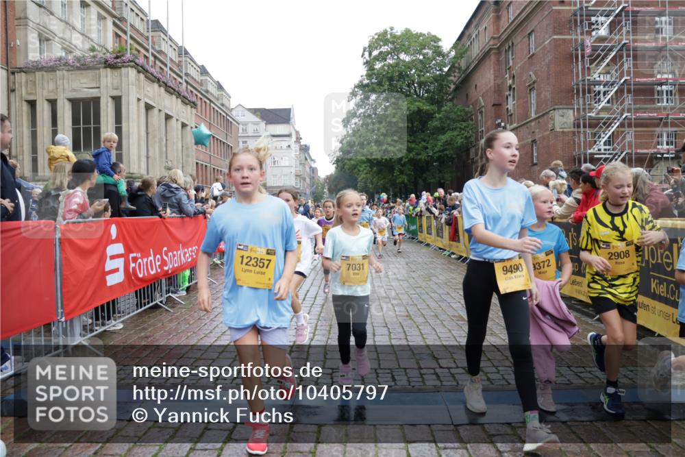 13.09.2026 - Kiel Lauf Yannick Fuchs http://msf.ph/oto/10405797 13.09.2026 08:57:52 Ziel 57, 1520, 2326, 2964, 3020, 3359, 3375, 3691, 4182, 4185, 4321, 5093, 5219, 5666, 5733, 5895, 6056, 7058, 7604, 7609, 8668, 8838, 9085, 9582, 9870, 9872, 10757, 10847, 10889, 11144, 11227, 11339, 11640, 11860, 12157, 160, 406, 689, 700, 1051, 1546, 1714, 1769, 2128, 2129, 2439, 3359, 3382, 4321, 4382, 4383, 4834, 5006, 5219, 5244, 5762, 5765, 5984, 6459, 7478, 7547, 7608, 7715, 9062, 9324, 9579, 10876, 10892, 11356, 1462, 1791, 2908, 3567, 3891, 4025, 8674, 8675, 8682 meine-sportfotos.de