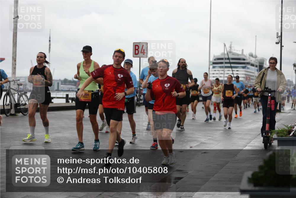 13.09.2026 - Kiel Lauf Andreas Tolksdorf http://msf.ph/oto/10405808 13.09.2026 11:07:29 Kiellinie 694, 2026, 4, 2036, 742 meine-sportfotos.de