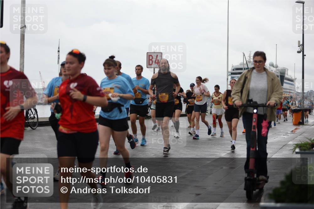 13.09.2026 - Kiel Lauf Andreas Tolksdorf http://msf.ph/oto/10405831 13.09.2026 11:07:30 Kiellinie 613, 4, 6227, 8360 meine-sportfotos.de