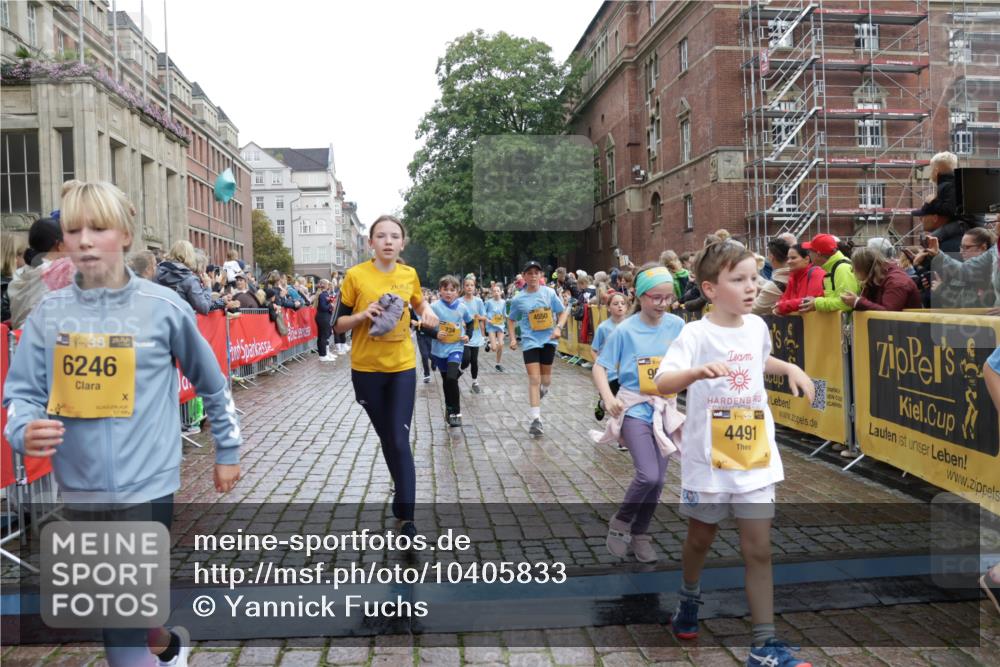 13.09.2026 - Kiel Lauf Yannick Fuchs http://msf.ph/oto/10405833 13.09.2026 08:57:57 Ziel 57, 1791, 2326, 2964, 3020, 3891, 4025, 4185, 5093, 5666, 5895, 6056, 6984, 7058, 7604, 8668, 8674, 8675, 8682, 8838, 9085, 9582, 9870, 9872, 10757, 10847, 10889, 11142, 11144, 11227, 11339, 11640, 11860, 12157, 160, 406, 689, 700, 1051, 1520, 1546, 1714, 1769, 2128, 2129, 2439, 3359, 3375, 3691, 4182, 4321, 4382, 4383, 4834, 5006, 5219, 5244, 5733, 5762, 5765, 5984, 6459, 7058, 7478, 7547, 7608, 7609, 7715, 9062, 9324, 9579, 10876, 11356, 734, 1462, 2908, 3567 meine-sportfotos.de