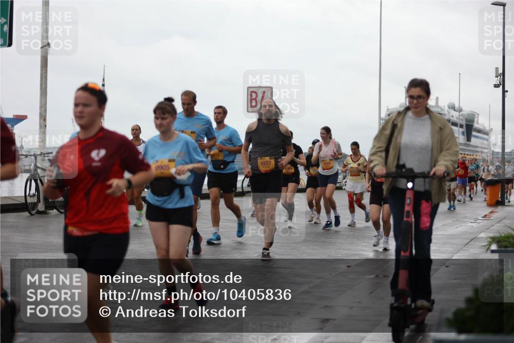 13.09.2026 - Kiel Lauf Andreas Tolksdorf http://msf.ph/oto/10405836 13.09.2026 11:07:31 Kiellinie 9905, 6227, 8360 meine-sportfotos.de