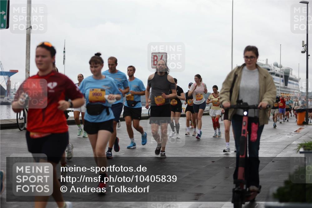 13.09.2026 - Kiel Lauf Andreas Tolksdorf http://msf.ph/oto/10405839 13.09.2026 11:07:31 Kiellinie 9905, 613, 6227, 8363, 8360 meine-sportfotos.de