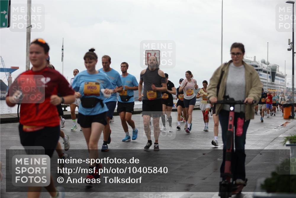 13.09.2026 - Kiel Lauf Andreas Tolksdorf http://msf.ph/oto/10405840 13.09.2026 11:07:31 Kiellinie 9905, 6227, 8363, 8360 meine-sportfotos.de